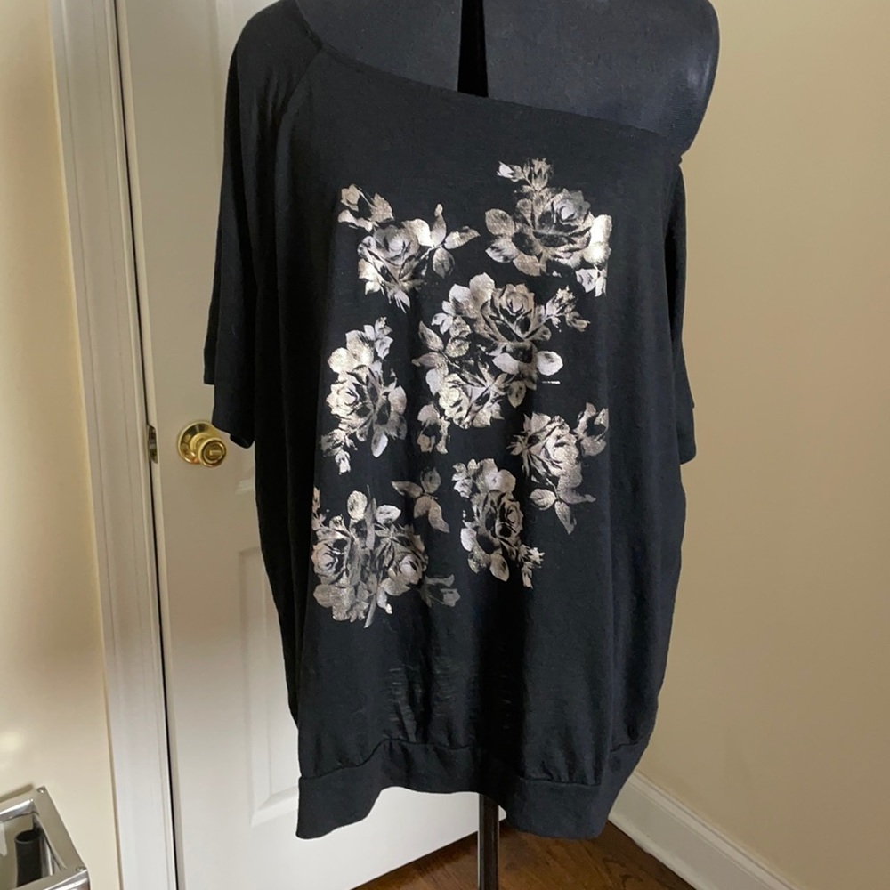 Torrid off the shoulder black and gold floral top